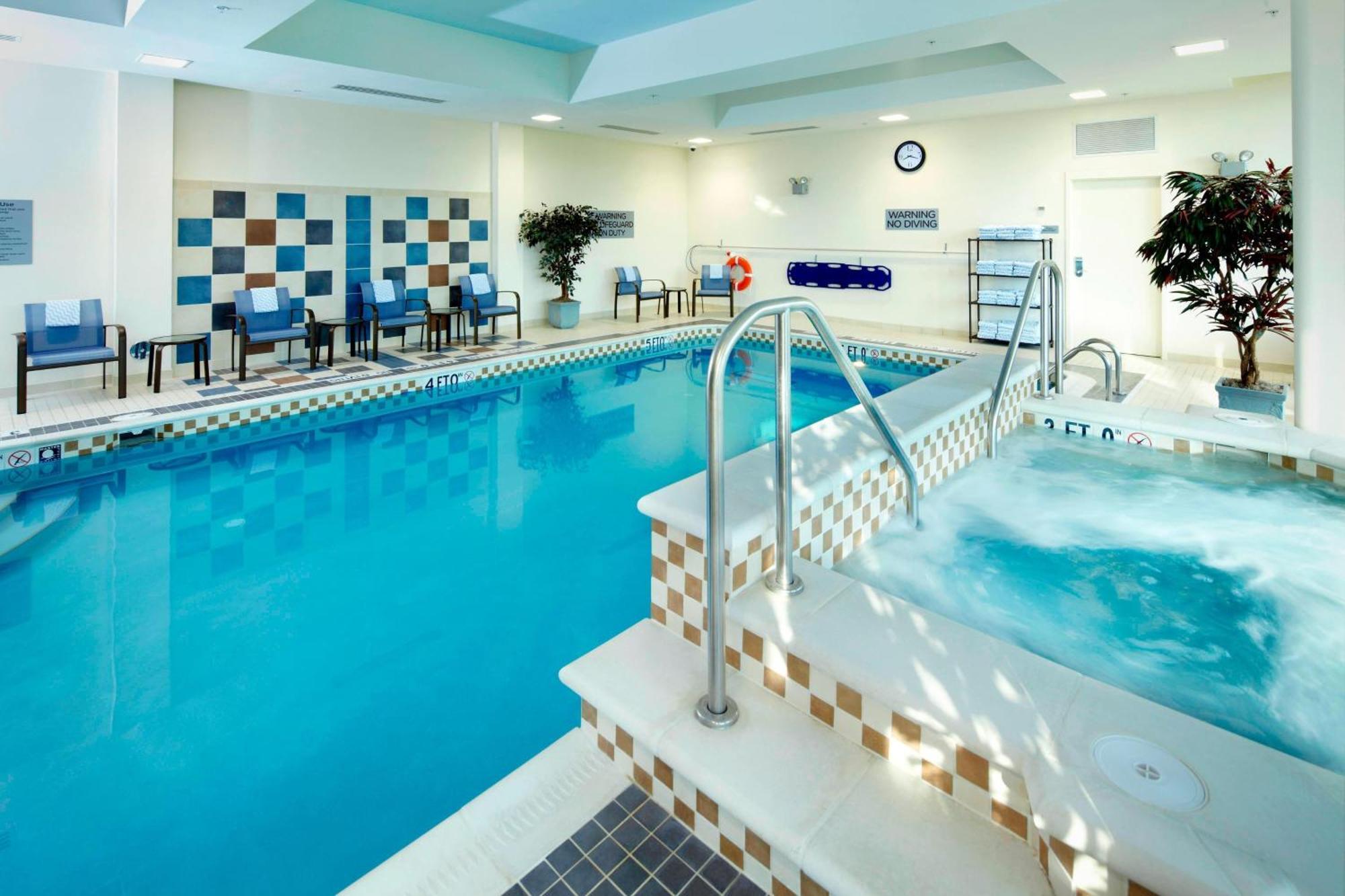 Courtyard By Marriott Pittsburgh Meadow Lands 3* Washington