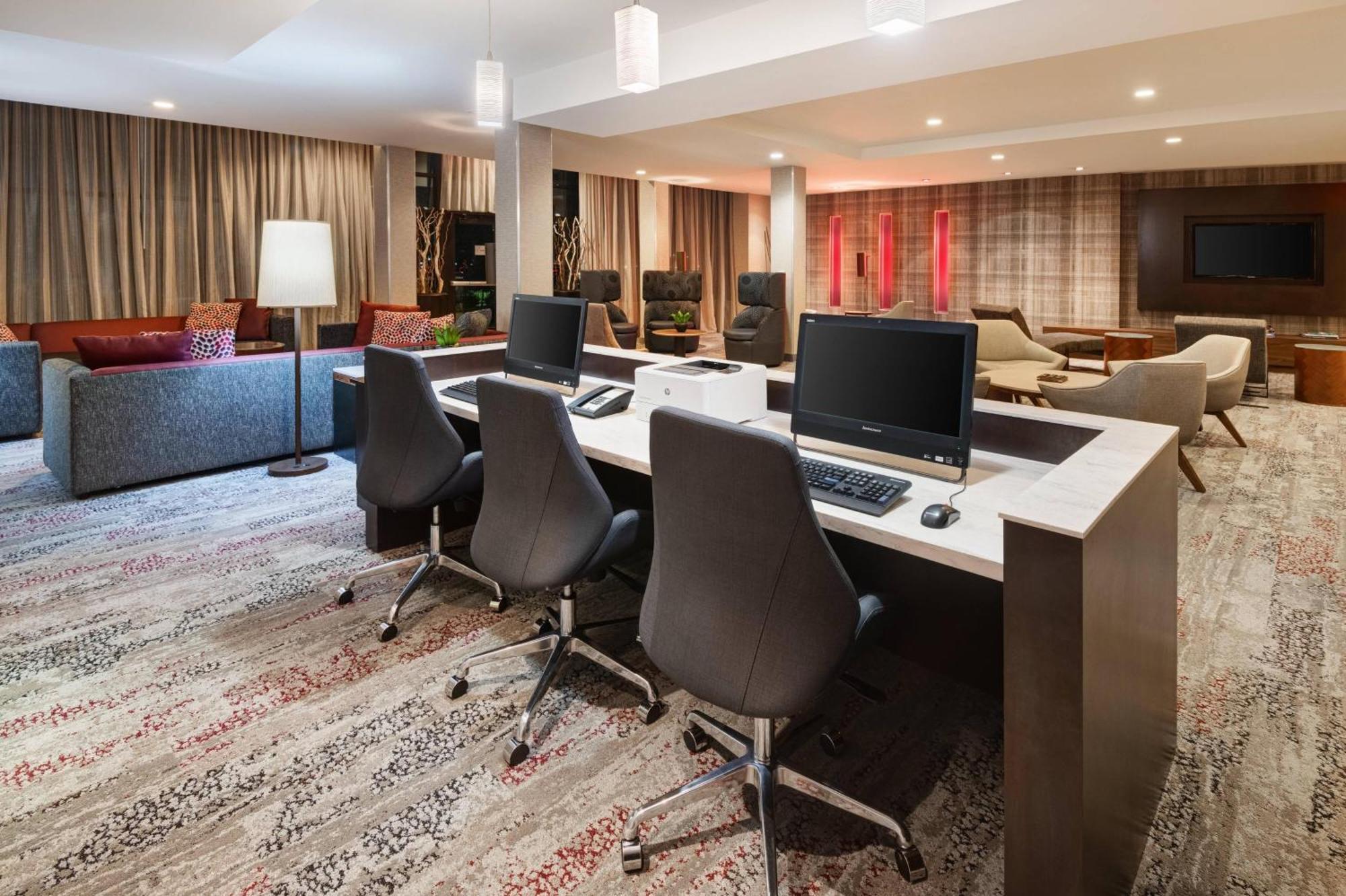 Courtyard By Marriott Pittsburgh Meadow Lands