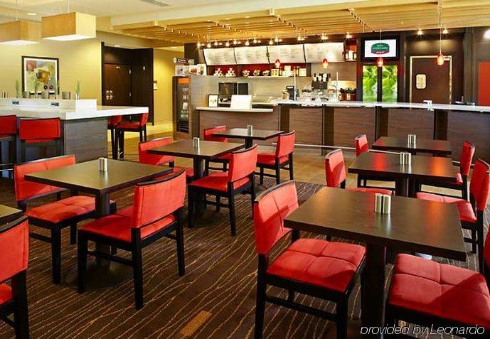 Courtyard By Marriott Pittsburgh Meadow Lands Hotel 3*