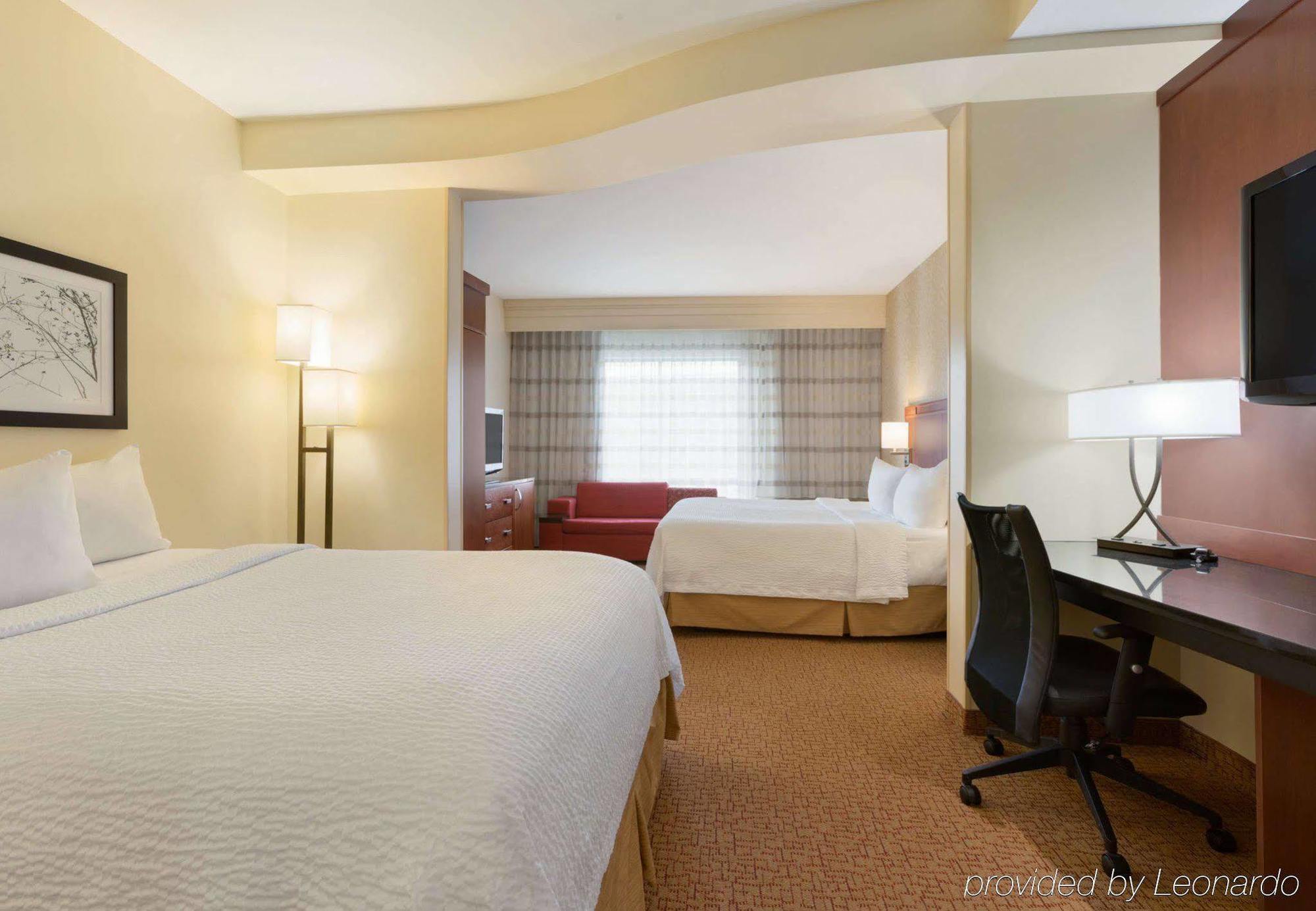 Hotel Courtyard By Marriott Pittsburgh Meadow Lands 3*