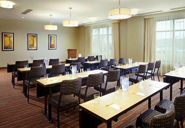 Courtyard By Marriott Pittsburgh Meadow Lands Hotel