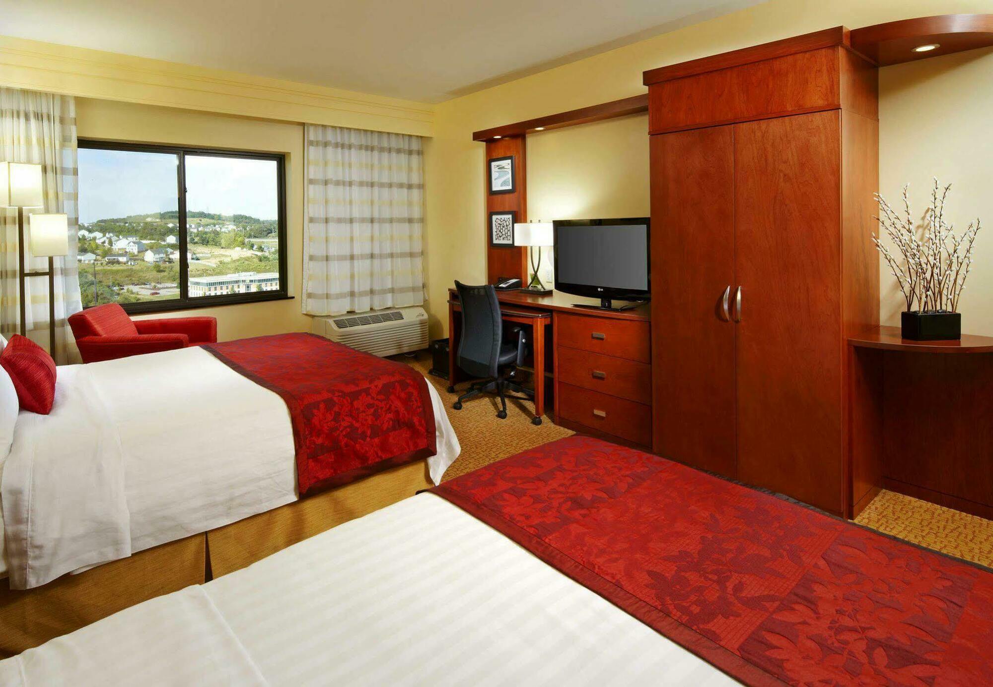 Courtyard By Marriott Pittsburgh Meadow Lands Washington