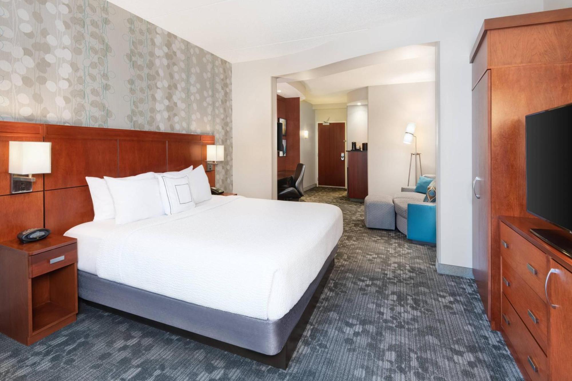Courtyard By Marriott Pittsburgh Meadow Lands Hotel