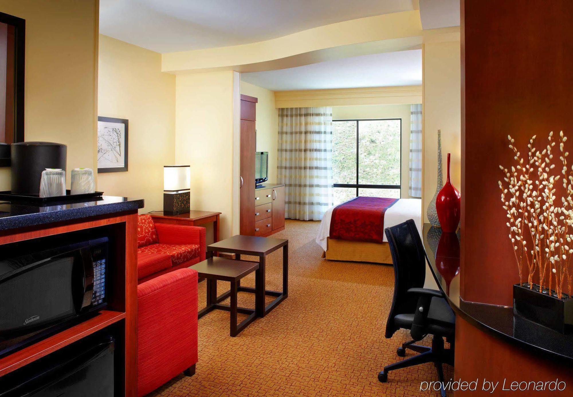 Courtyard By Marriott Pittsburgh Meadow Lands Washington
